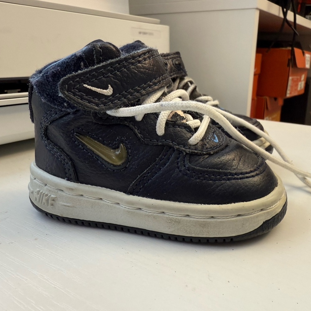 1997 Nike Air Force 1 Mid Jewel Swoosh Baby size 3.5c Obsidian Carolina